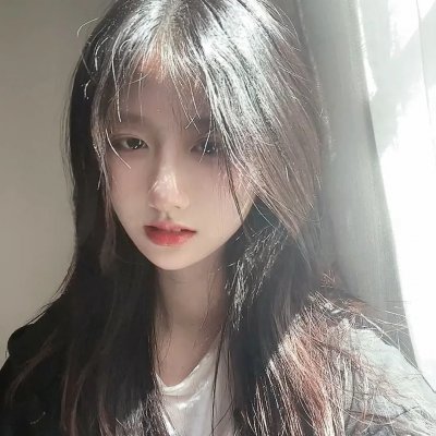 越爱越美丽 海报